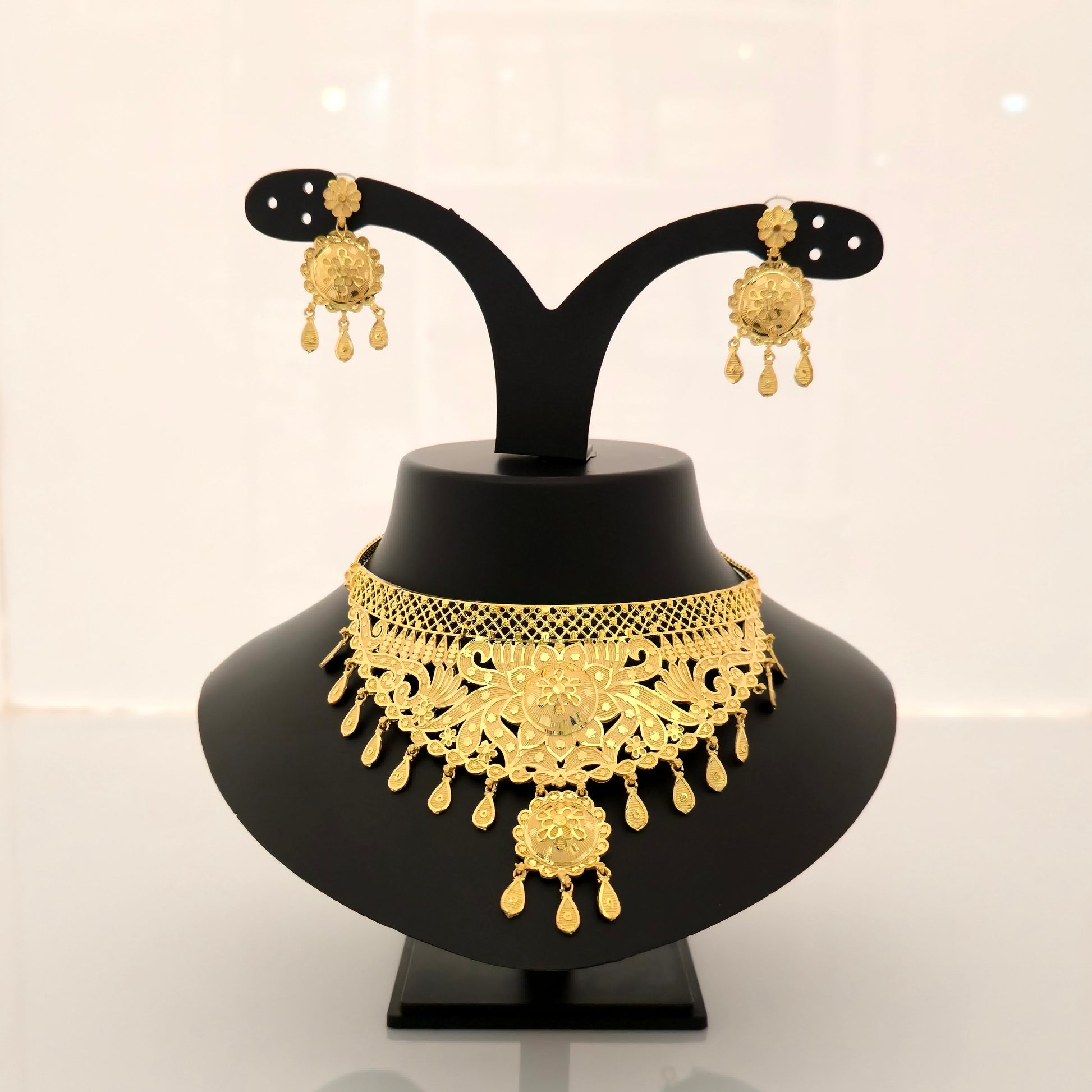 1 gram gold forming gold tone heavy floral antique choker necklace set with earrings for women
