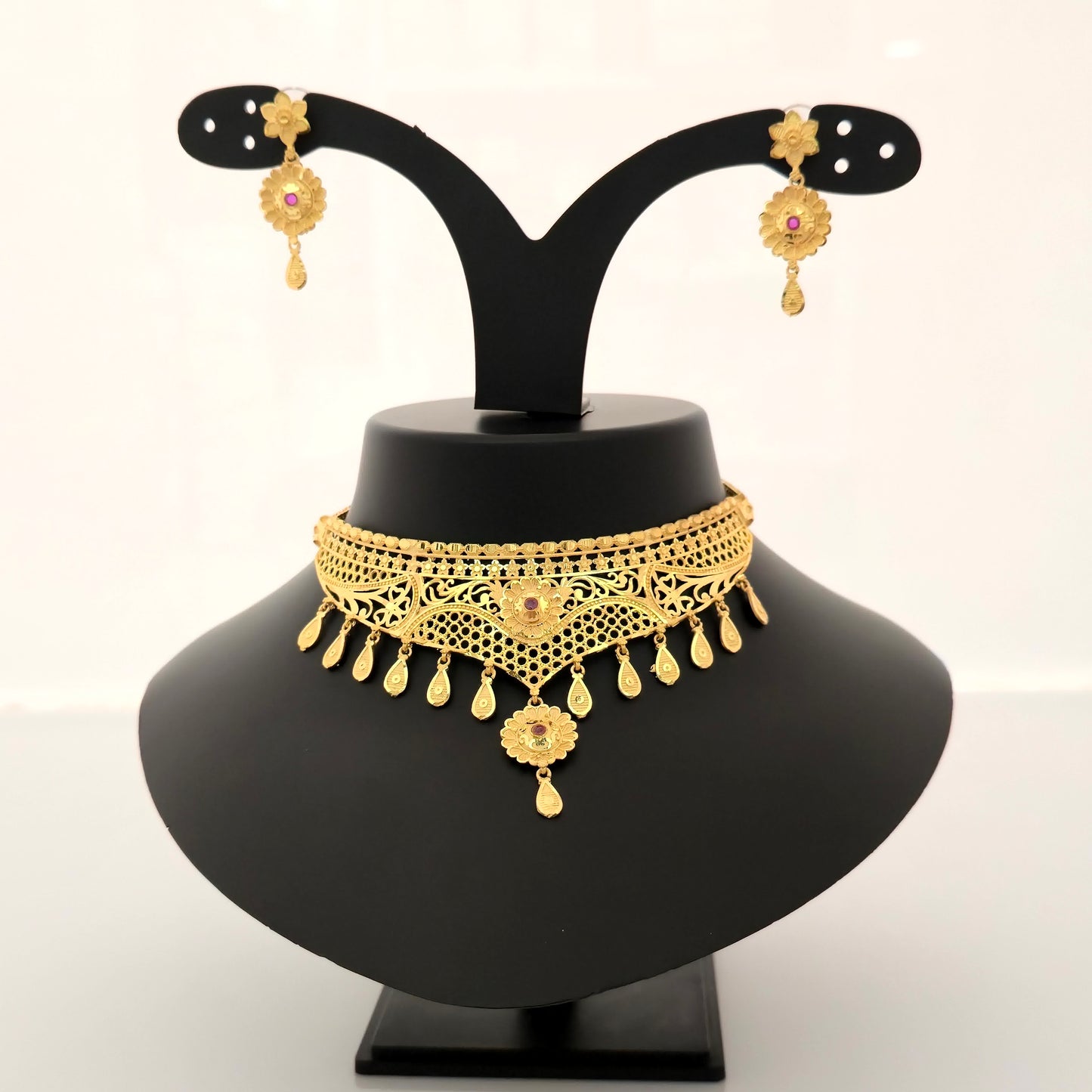 1 gram gold forming gold tone pink stone floral cutwork choker necklace set with earrings for women