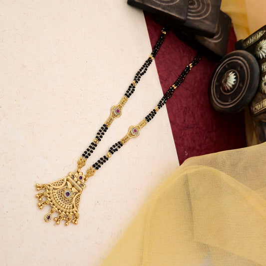 temple mangalsutra, antique gold mangalsutra, black bead mangalsutra, traditional indian mangalsutra, stone mangalsutra design, daily wear mangalsutra
