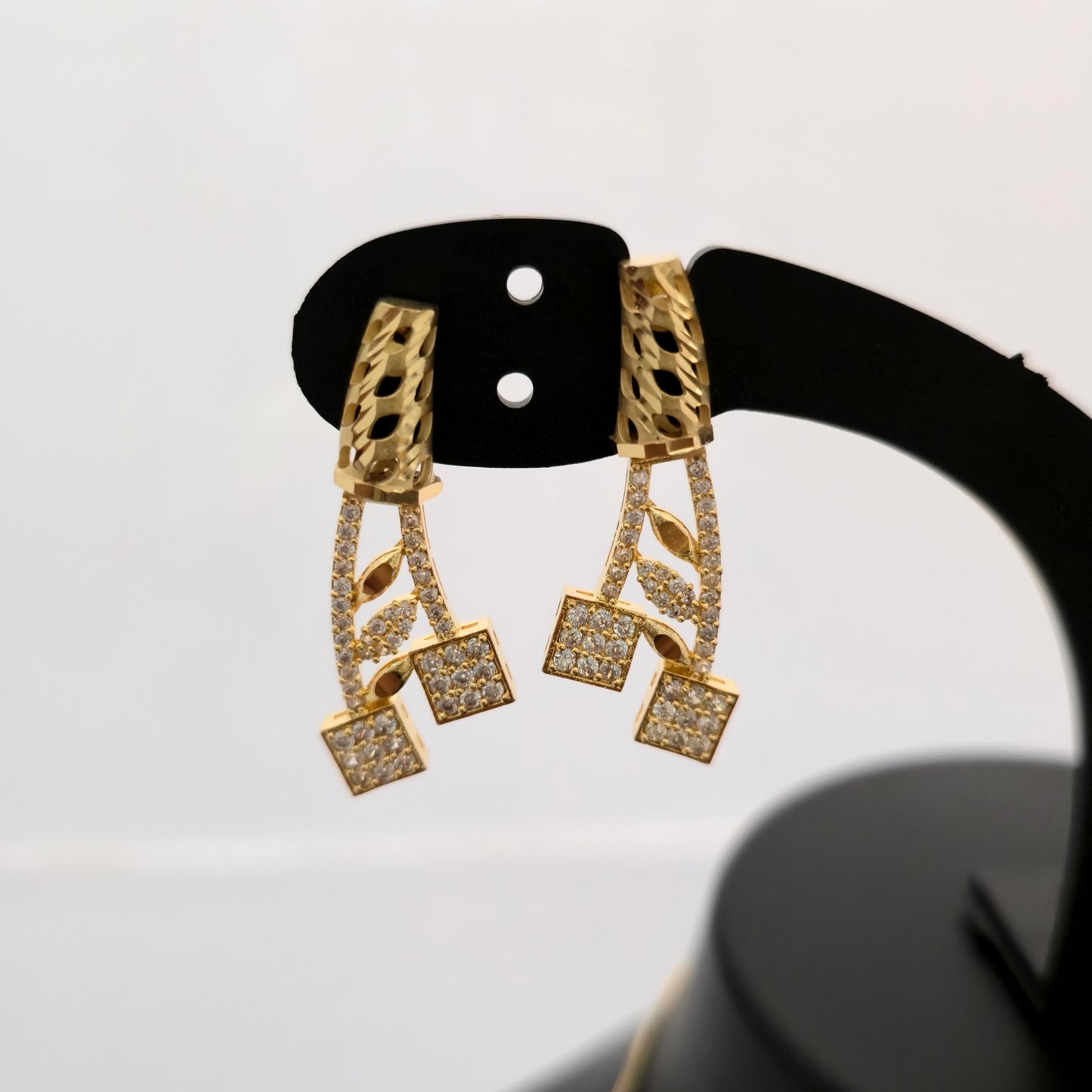 1.5 Gram Gold (Forming) Gold Tone White Stone AD/Zirconia Designer Necklace Set | Stylish Leaf Pattern Necklace with Earrings for Women