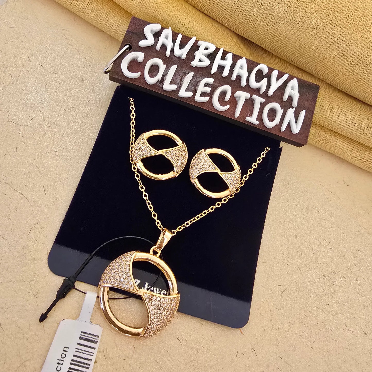 Rose_Gold_Circular_Pendant_Set_with_Earrings_Modern_Crystal_Designer_Jewellery - Saubhagya Collection 