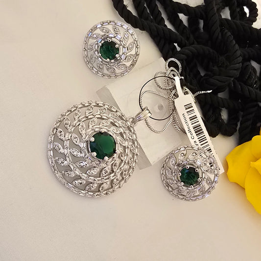 Silver_Green_Round_Filigree_Pendant_Set - Saubhagya Collection 